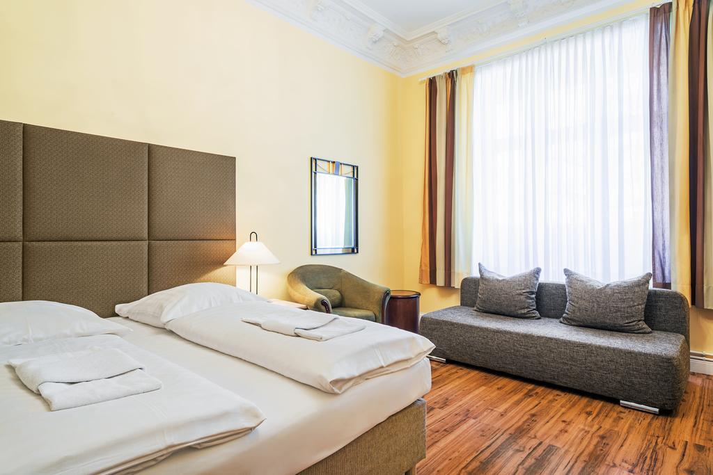 Hotel-Pension Michele Берлин Экстерьер фото