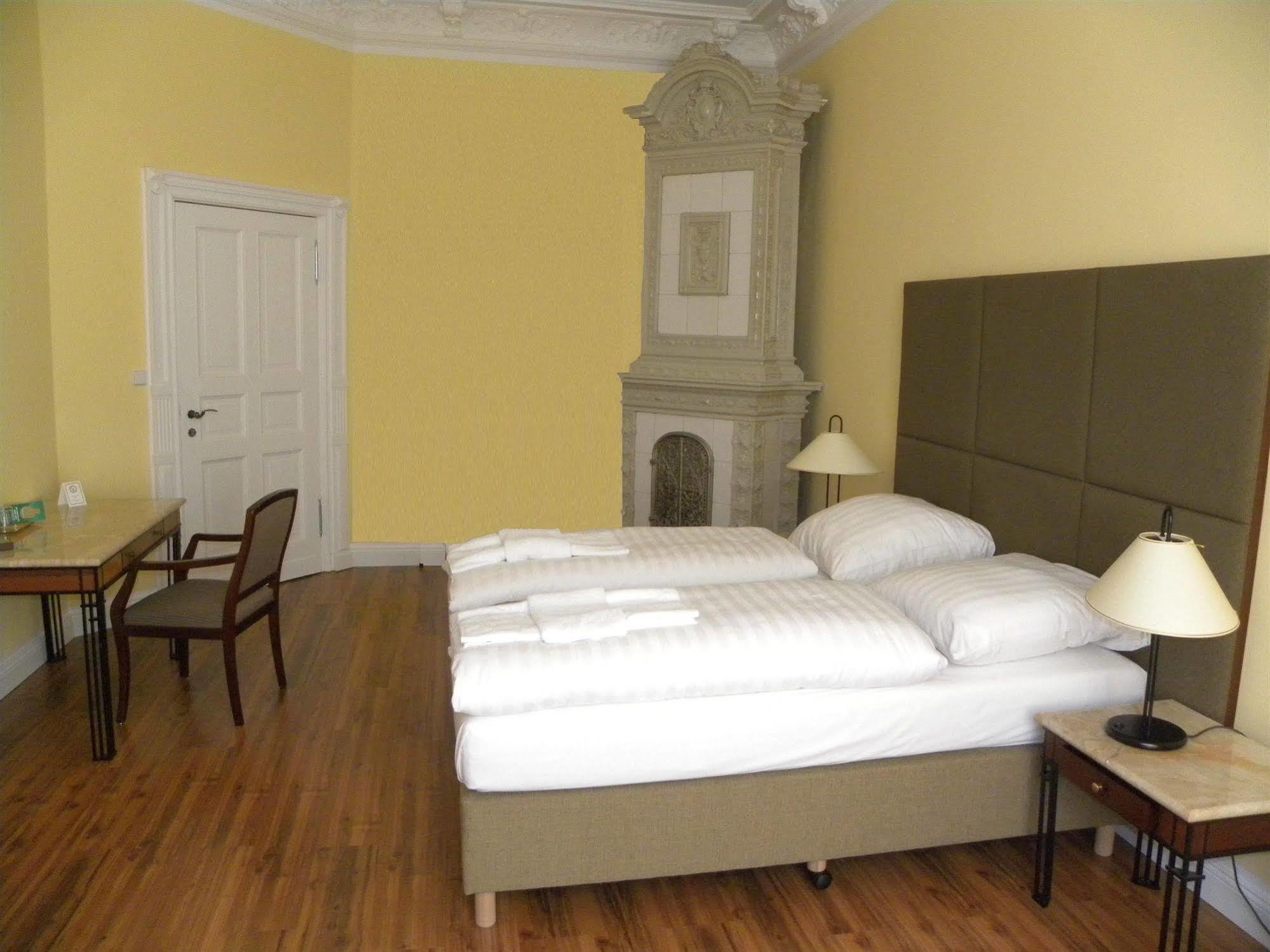 Hotel-Pension Michele Берлин Экстерьер фото
