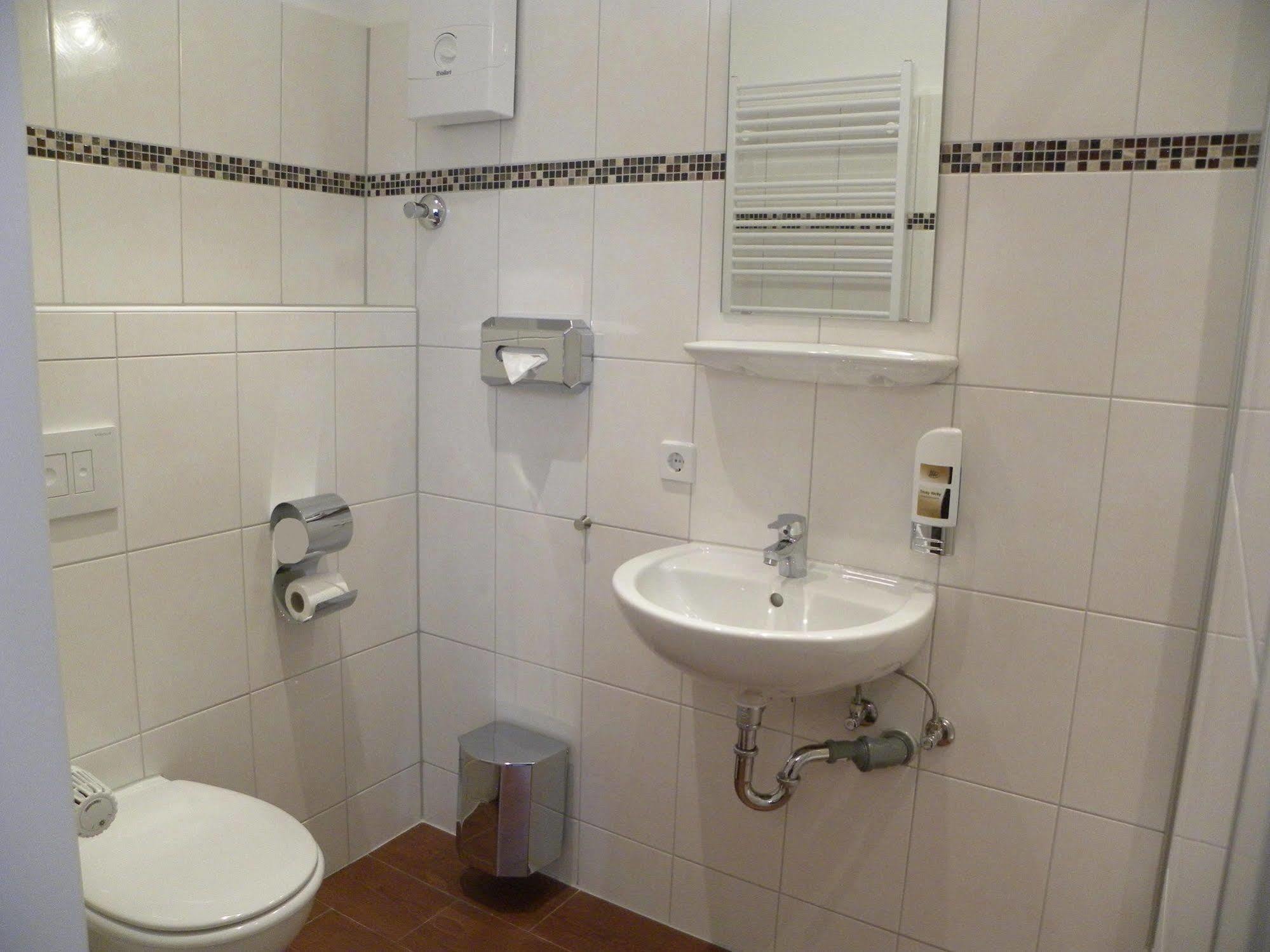 Hotel-Pension Michele Берлин Экстерьер фото