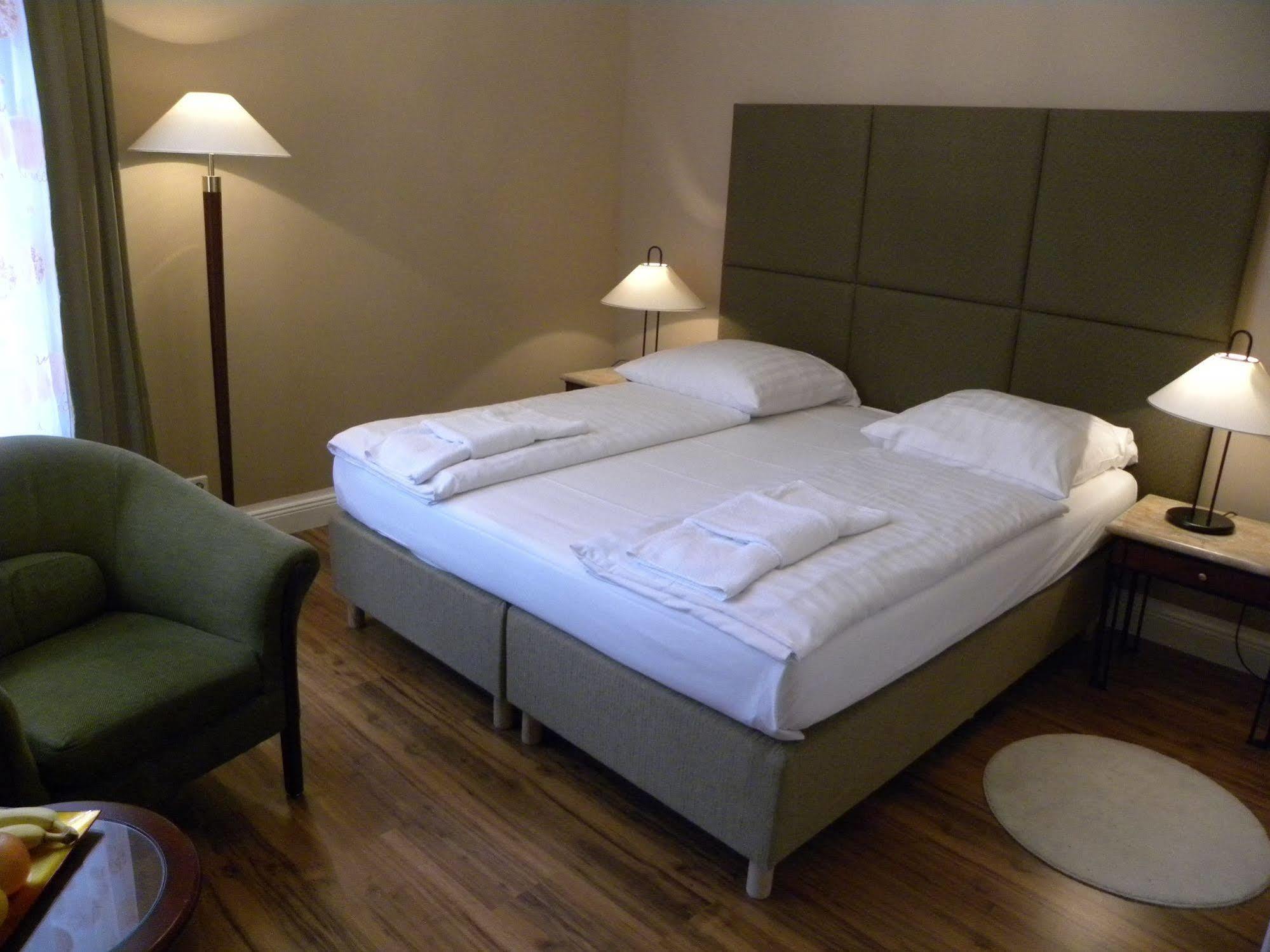 Hotel-Pension Michele Берлин Экстерьер фото