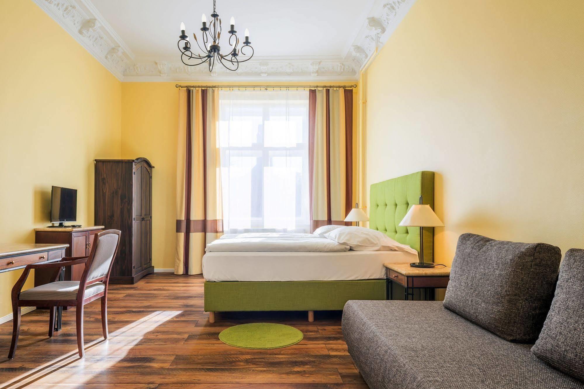 Hotel-Pension Michele Берлин Экстерьер фото