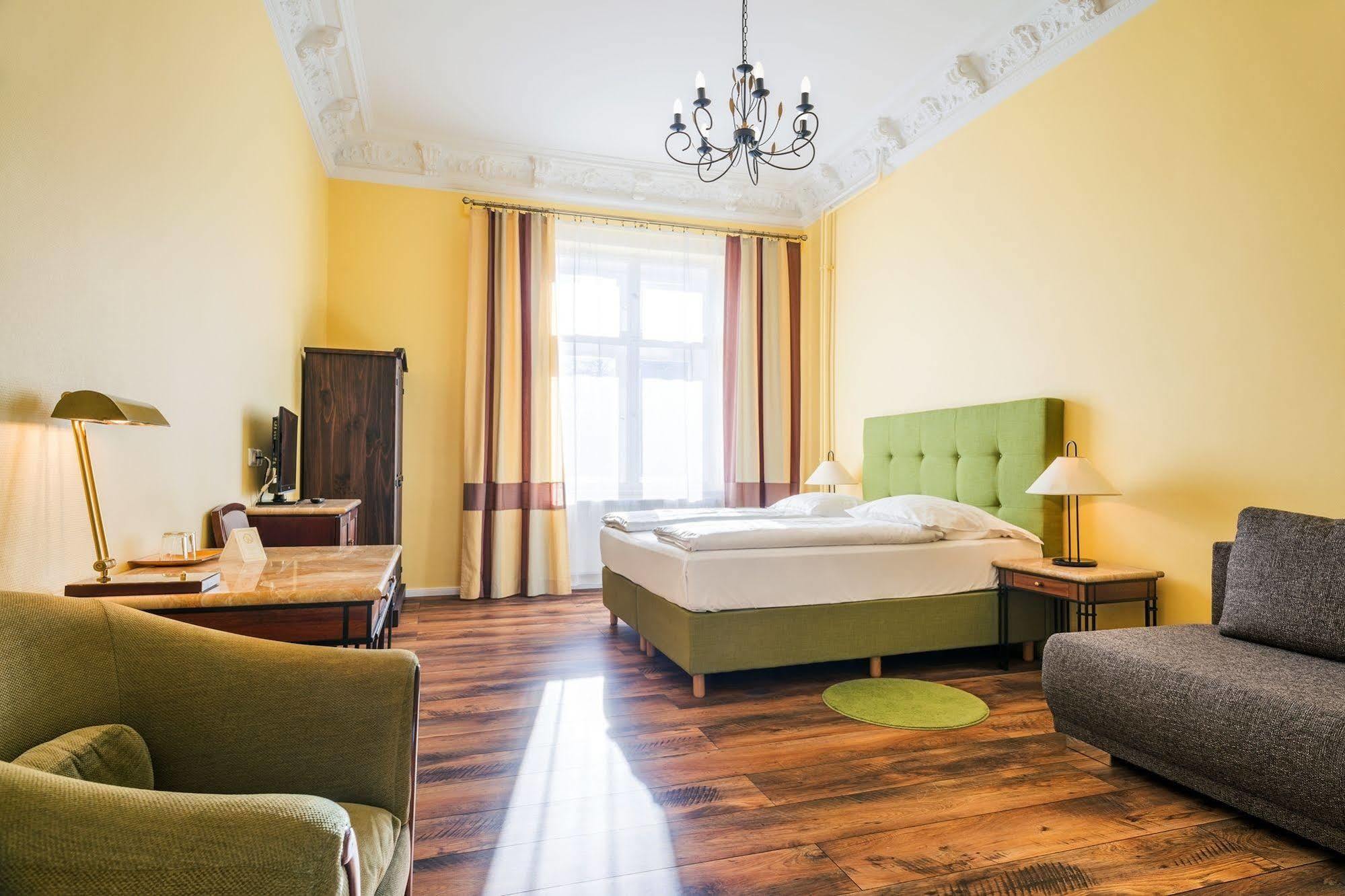 Hotel-Pension Michele Берлин Экстерьер фото